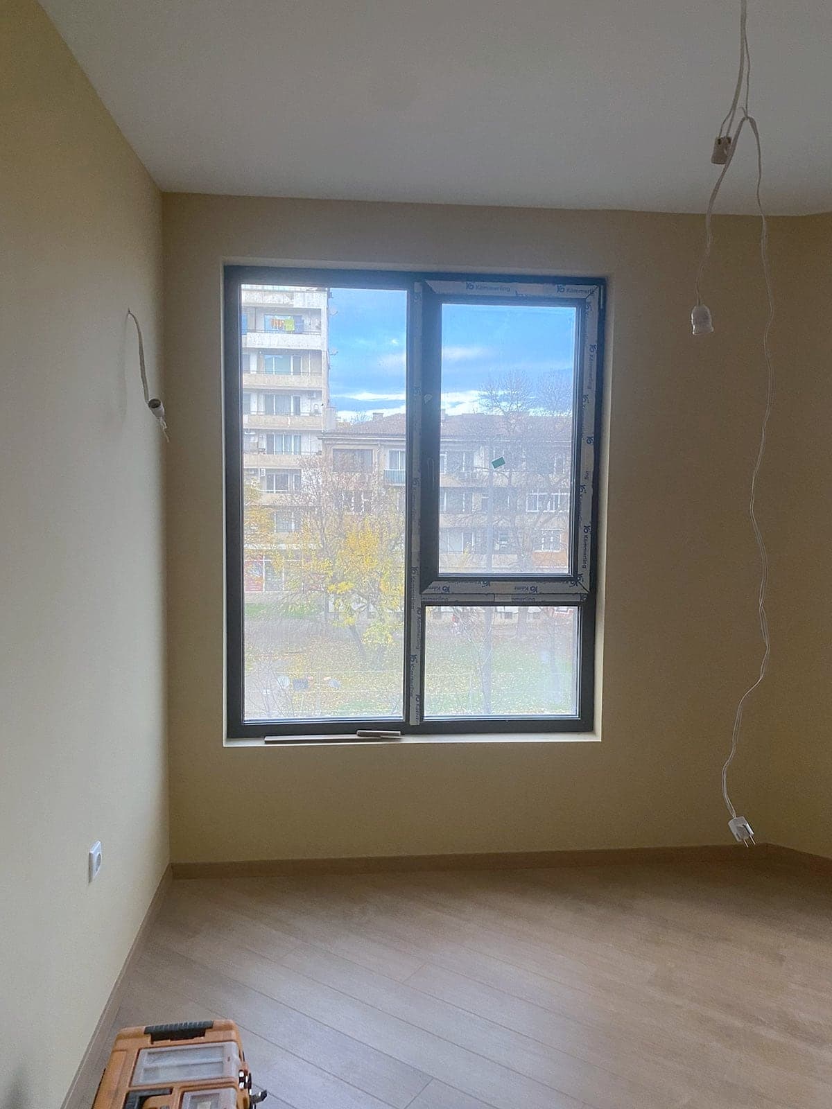 Apartment: walls in colour — Beige room