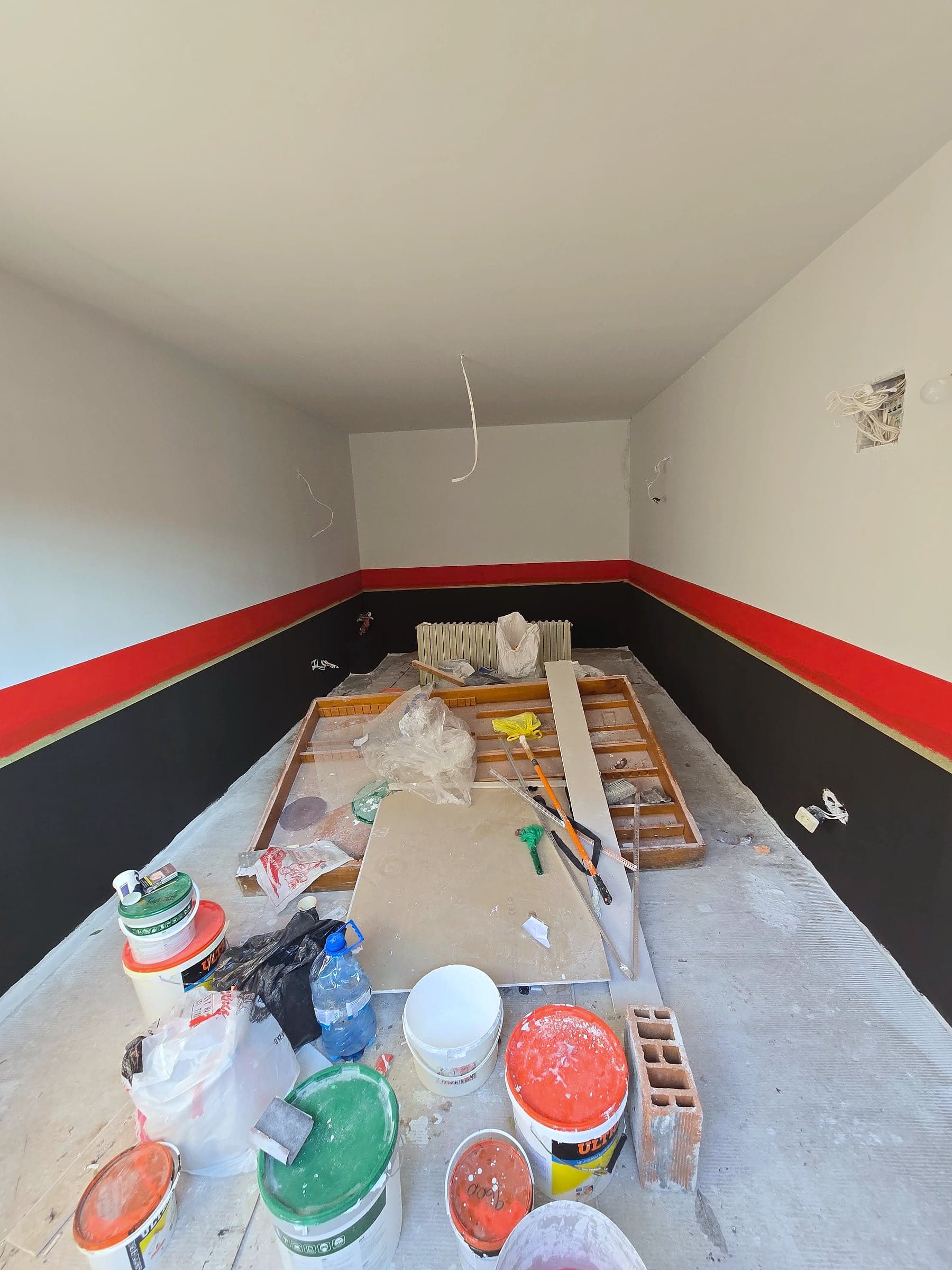 Garage in Mladost: skim coat, paint and a sink — During painting