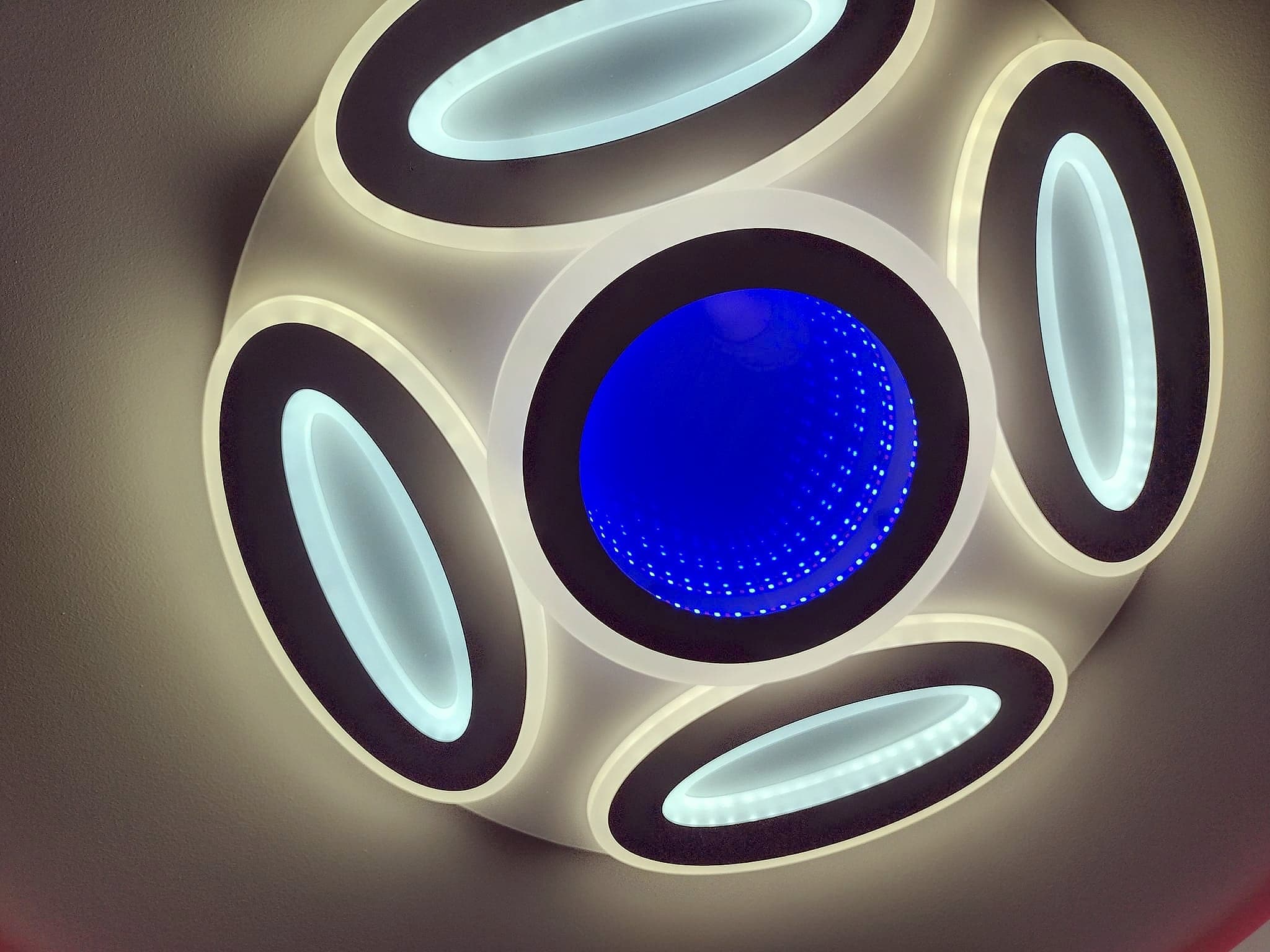 Attic room with a suspended ceiling and LED lighting — Light fitting